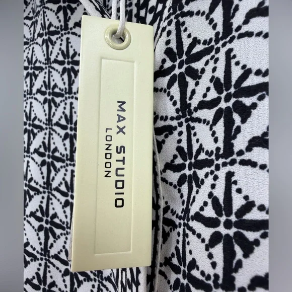 Max Studio NWT Crepe Tiered Maxi Dress Black Ivory Size M - Picture 11 of 12